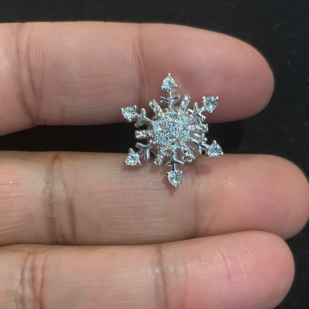 Elegant Sparkly Snowflake ❄️ Pin unisex